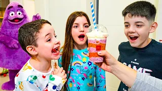 FIZ O MILKSHAKE DO GRIMACE EM CASA COM MEUS IRMÃOZINHOS!