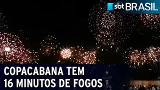Espetáculo pirotécnico dura 16 minutos na chegada de 2022 em Copacabana | SBT Brasil (01/01/22)