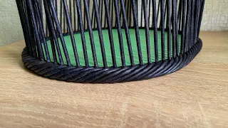 Плетение валика на фанерном донышке между отверстиями 1 см