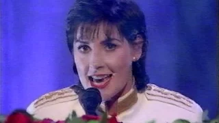 Enya- Anywhere is (BBC- Top of the Pops, 1995)