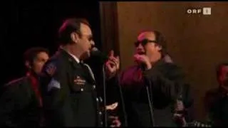 Dan Aykroyd & James Belushi in "Immer wieder Jim"