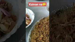 Kainan na 😋 #shorts #viral #trending #lechonpaksiw #pancit #kainanna #dongivycommunity #tagaytay