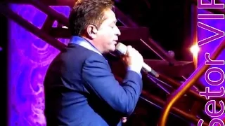 Setor VIP : : Leonardo e Eduardo Costa cantam "Um Degrau na Escada" no show "Cabaré" em São Paulo.