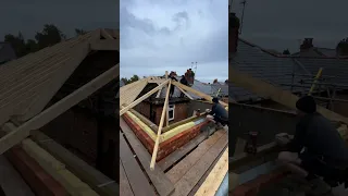 Traditional roof #carpenter #carpentry #joinery #timberframe #carpenter #diy #timelapse #roofing