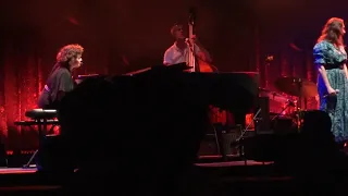 Norah Jones and Regina Spektor- Angel Dream (No. 2)