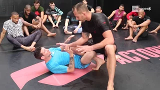 COURS DE JIU-JITSU BRESILIEN AU MMA FACTORY