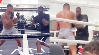 MUST SEE! ANTHONY JOSHUA & LAWRENCE OKOLIE TRAINING & BODY SPARRING