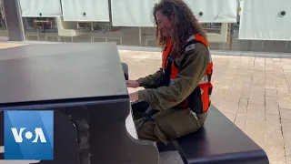 Israeli Soldier Plays Piano Between Duties | VOA News