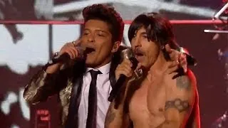 Bruno Mars Rocks 2014 Super Bowl Halftime Show with Red Hot Chili Peppers