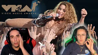 ¡LA DIOSA HA VUELTO! || REACCIÓN a la ACTUACIÓN de SHAKIRA || MTV VMAS 2023 - Yas & Àlex