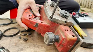 Using hand tools to replace the electric motor commutator