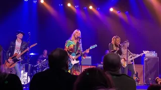 “Straight On!” by Nancy Wilson’s Heart! Live at The Showbox/Seattle, WA