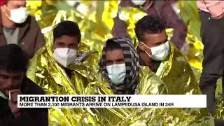 Thousand migrants land on Italy's Lampedusa in 24h