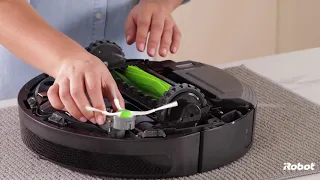 How to Replace the Edge Sweeping Brush Module | Roomba® i and e series | iRobot®