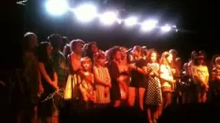 Girls rock Chicago: theme song