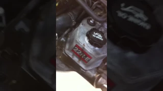Toyota 22RE engine knocking noise.