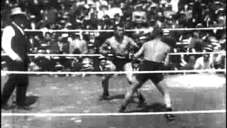 Tommy Burns knocking out Bill Squires (1907)