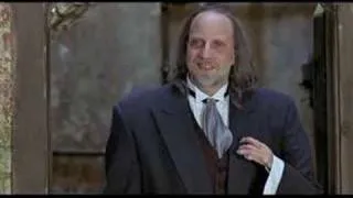 Scary Movie 2 "hand vs legs"