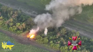 FPV дрон-камикадзе поражает САУ «Акация».