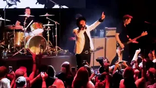 Green Day Performs "Revolution radio" in the KROQ HD Radio Sound Space