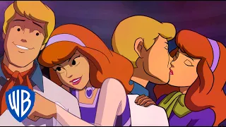 Scooby-Doo! in Italiano | Una storia d'amore: Fred e Daphne ❤️ | WB Kids