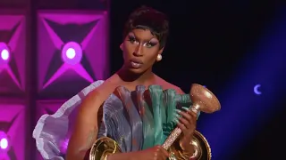 Shea Couleé BLOCKS Queen Using Platinum Plunger TWIST! - Rupauls Drag Race All Stars 7 Ep.1