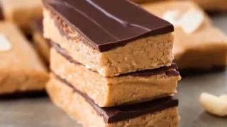 4 Ingredient Protein Bars - The EASY Recipe!