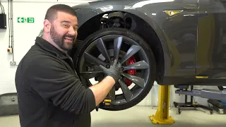 [EN] How to replace the upper arm on a Tesla Model S | Masters of Motion