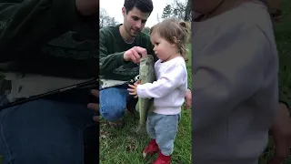 Girl Hugging Fish || ViralHog