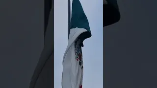 Izamiento de bandera de México 🇲🇽 en Zócalo de la Ciudad de México