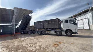 Volvo Fh500 2023 Full-Trailer unloading !  شاحنه فولفو 2023 fh500 تفريغ حموله