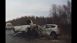 в Ярославской области произошло столкновение двух автомобилей