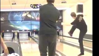 The FUNNIEST thing you’ll ever see in bowling!! Instant karma strikes back!!