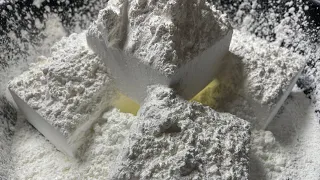 Fresh Gym Chalk with Cornstarch Overload