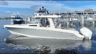 Boston Whaler 350 Realm Tour   MarineMax Stuart, FL