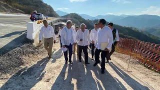 Supervisión de obra en tramo carretero Mitla-Tehuantepec, desde San Pablo Villa de Mitla, Oaxaca