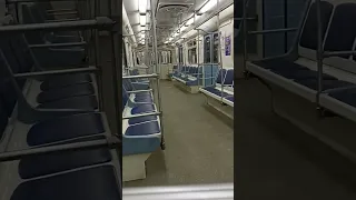 пустой вагон метро, нижний Новгород