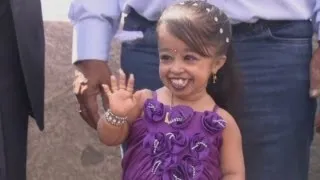 Shortest woman in the world Jyoti Amge heading to Hollywood