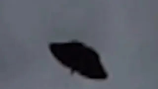Mysterious disc shaped craft filmed during the Solar Eclipse - Richardson Texas, USA - April 8th