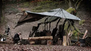 Huge Tree Tent – Bushcraft Build & stabilizing.