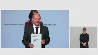 Unterzeichnung des Koalitionsvertrags zwischen SPD, BÜNDNIS 90/DIE GRÜNEN und FDP | Gebärdensprache