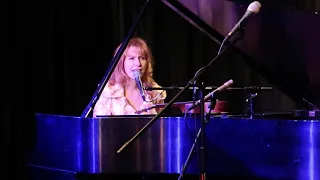 Nellie McKay (LIVE) (HD) / Intro-Happy Flower & Sari / Museum of making music / Carlsbad, CA 11/1/19