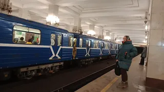 Нижегородское метро. Вечерний час-пик, на станции "Московская"