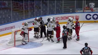 Потасовка Авангарда и Локомотива Хоккейная Драка Грубость КХЛ Hockey Fight