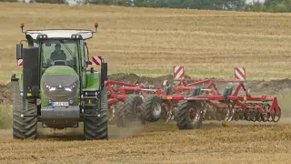 DER BÖSE BLICK VERRÄT NICHTS GUTES Getreideernte 2021 Claas Mähdrescher & Fendt MT Raupe im Einsatz