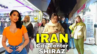 Life in IRAN 🇮🇷 : Poeple walking in the busiest street in Shiraz (ایران)