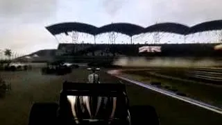 Heftiger crash in Malaysia F1 2013