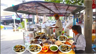 Tuck Tuck Driver Cooking On The Road! Beef Tendon Noodle Soup | Cambodian Street Food