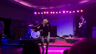 Goodbye Summer - Danielle Bradbery Manhattan, KS 11/26/2018