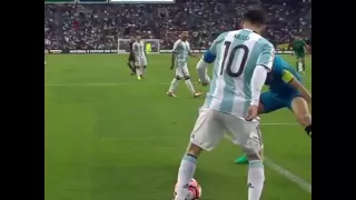 Lionel Messi humiliates a goalkeeper at the Copa America Centenario.